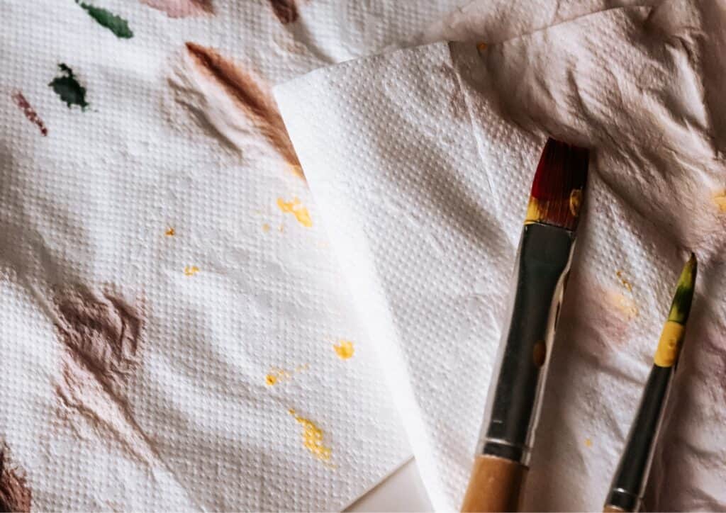 using paper towels to wipe off paint
