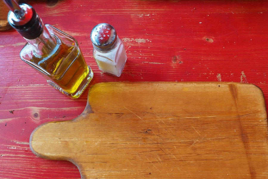 oiling a cutting board