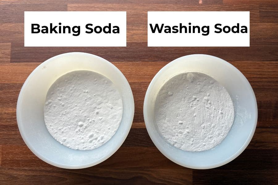 comparison of baking soda vs washing soda in two separate bowls